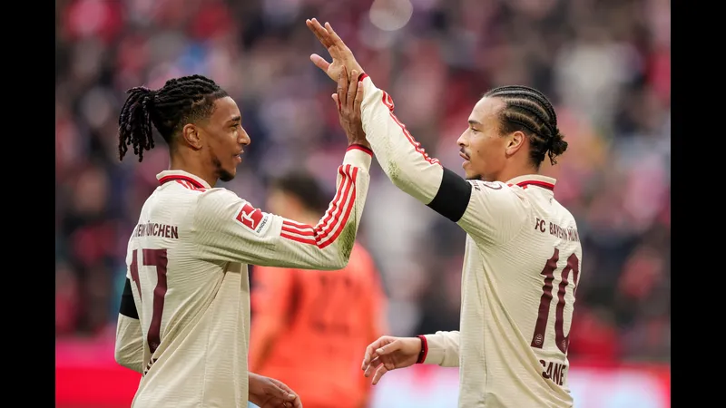 Cầu thủ Bayern Munich tung cú sút mạnh vào khung thành của St. Pauli trong trận đấu giữa hai đội. Cầu thủ Bayern Munich tung cú sút mạnh vào khung thành của St. Pauli trong trận đấu giữa…