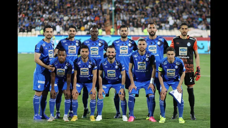 Cầu thủ Esteghlal điều chỉnh chiến thuật trước Al Hussein.